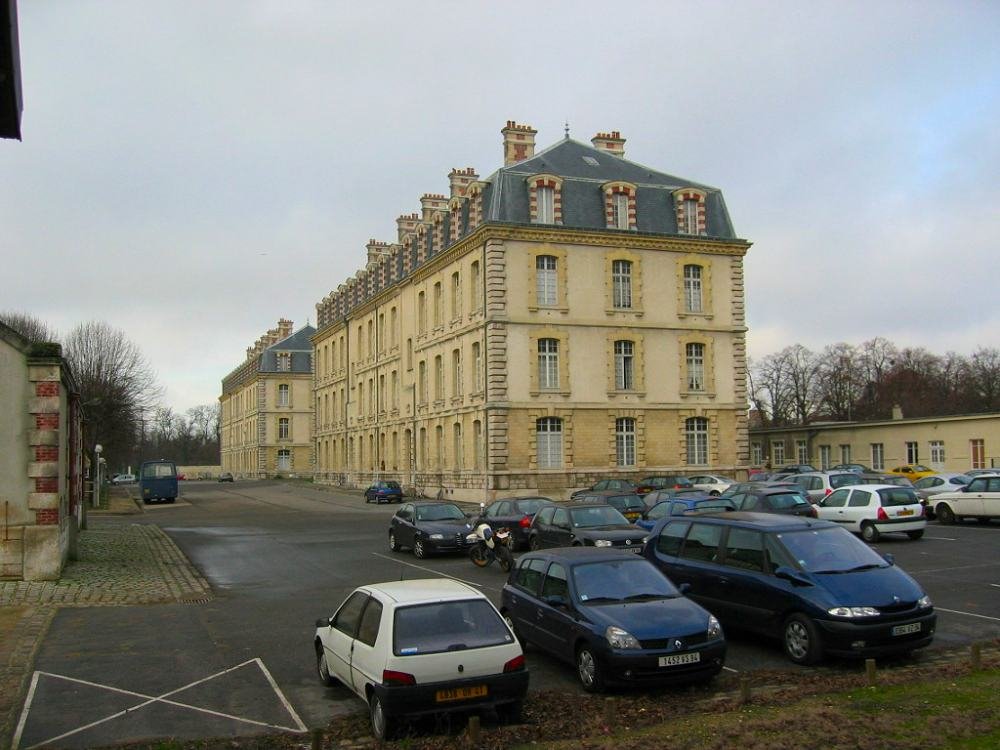 Quartier Carnot de la Garde Républicaine by mablehome