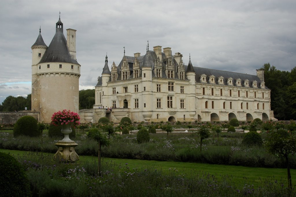 Castillo de las damas by Angel Sierra