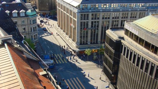 Kreuzung Bahnhofstrasse Uraniastrasse by Salvatore-Bencivenga