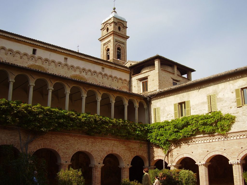 Chiostro della Basilica di San Nicola by Renato Ribichini