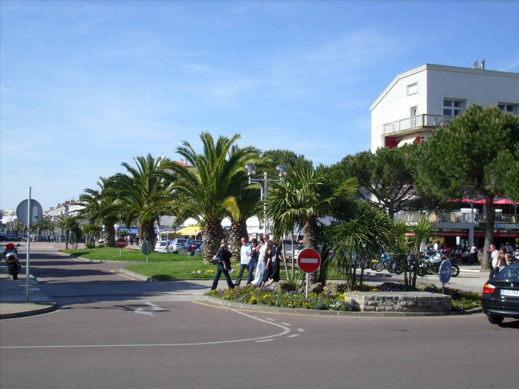 Esplanade du front de mer : un petit air d'Afrique du nord by FrenchCobber