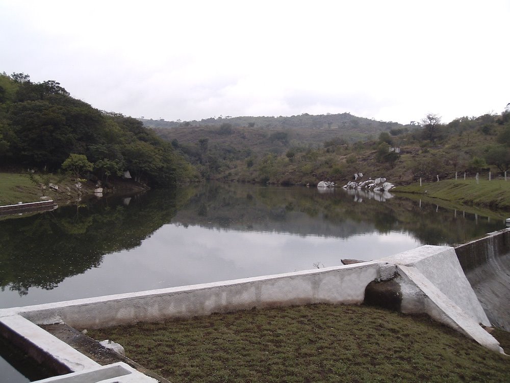 Represa de abastecimento de água do Rio Sorocaba by Iberê Thenório