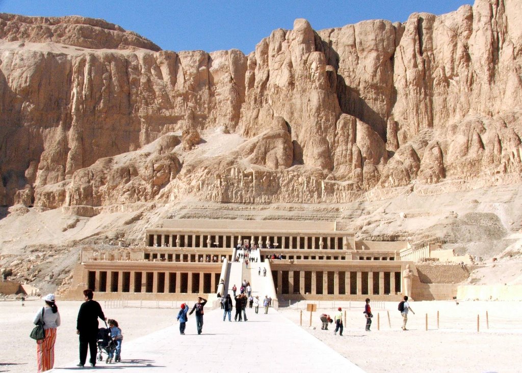 Temple de Hatshibsou الدير البحرى by youssef_alam