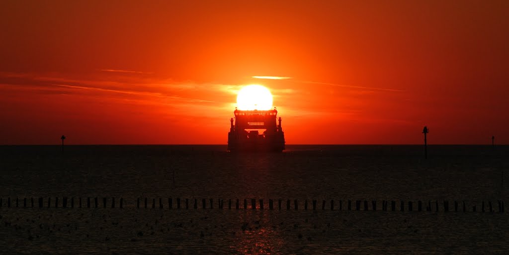 Ferry To Ameland by david gardeur