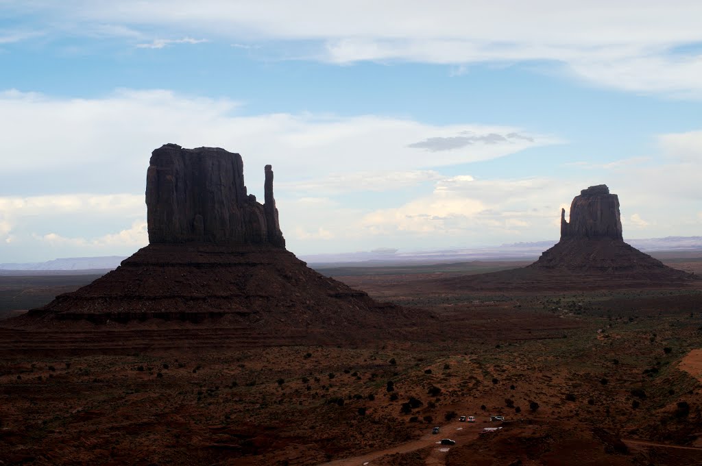 Manoplas, Monument Valley, Utah by Juan J. Diaz Maeso