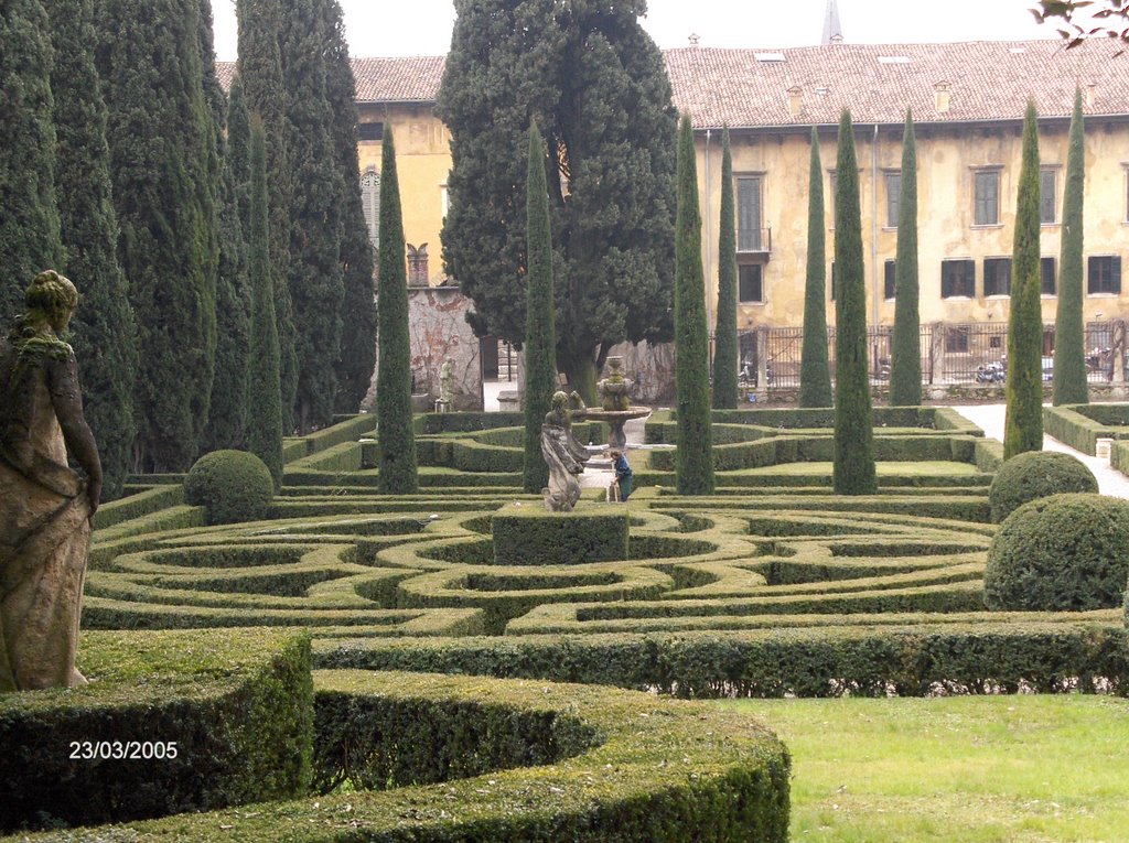 Verona - Giardino Giusti by Jefferson Hyppolito