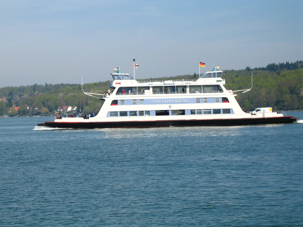 Ferryboat 'Fontainebleau' by parus.major