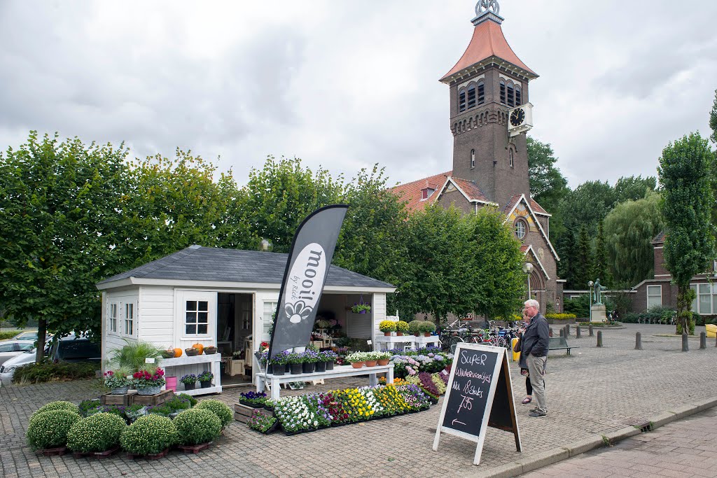 Mooi by Rick flowershop near St Petrus banden church Diemen by chubus