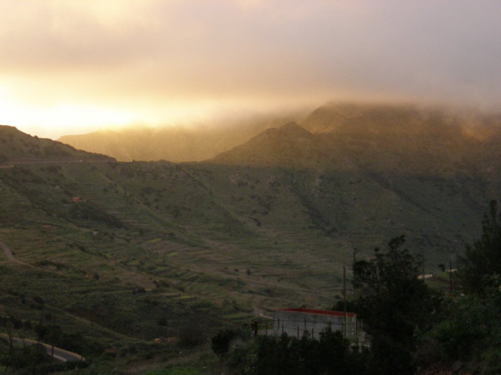 Que bonita la luz sobre el collado by Xoara