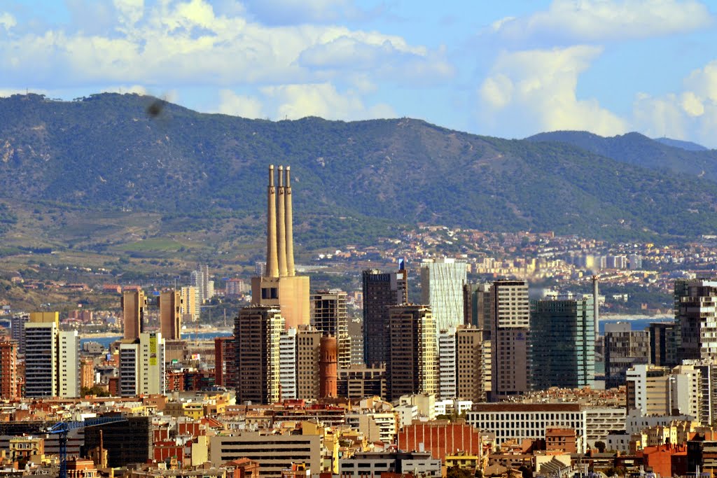 LES TRES XEMENEIES DE LA CENTRAL TÈRMICA DE SANT ADRIÀ DEL BESÒS by Yeagov