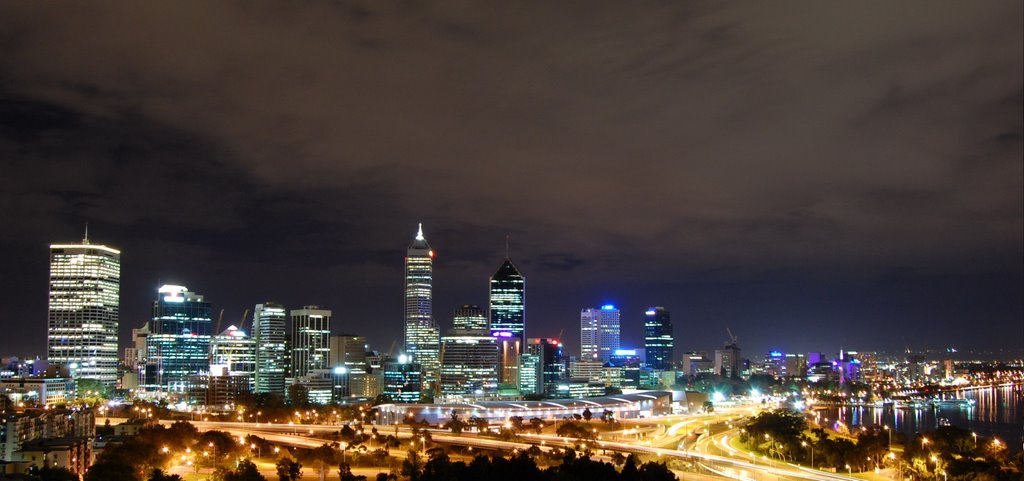 Perth from Kings Park by nitistab