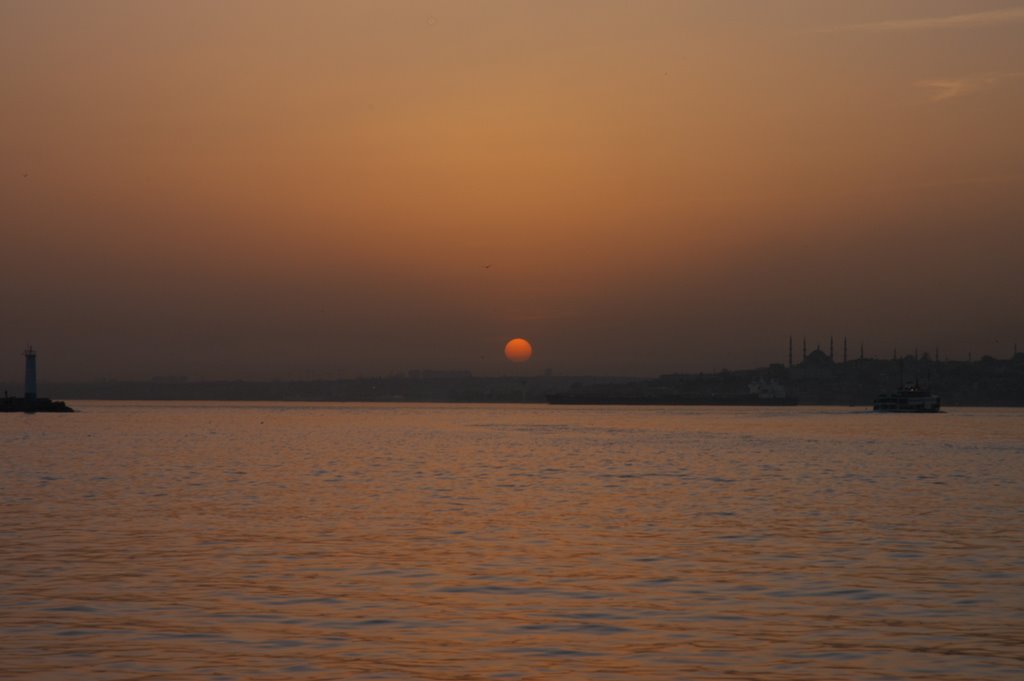 Günbatımı-sunset-nisan-2008-kadıköy'den... by Kemal Batur