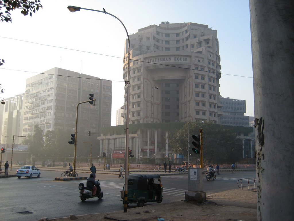 Morning at Connaught Place by Hosky