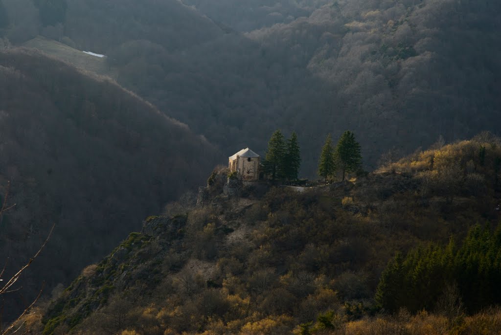 Chapelle Saint Roch de Roche-Charles by Tireman.