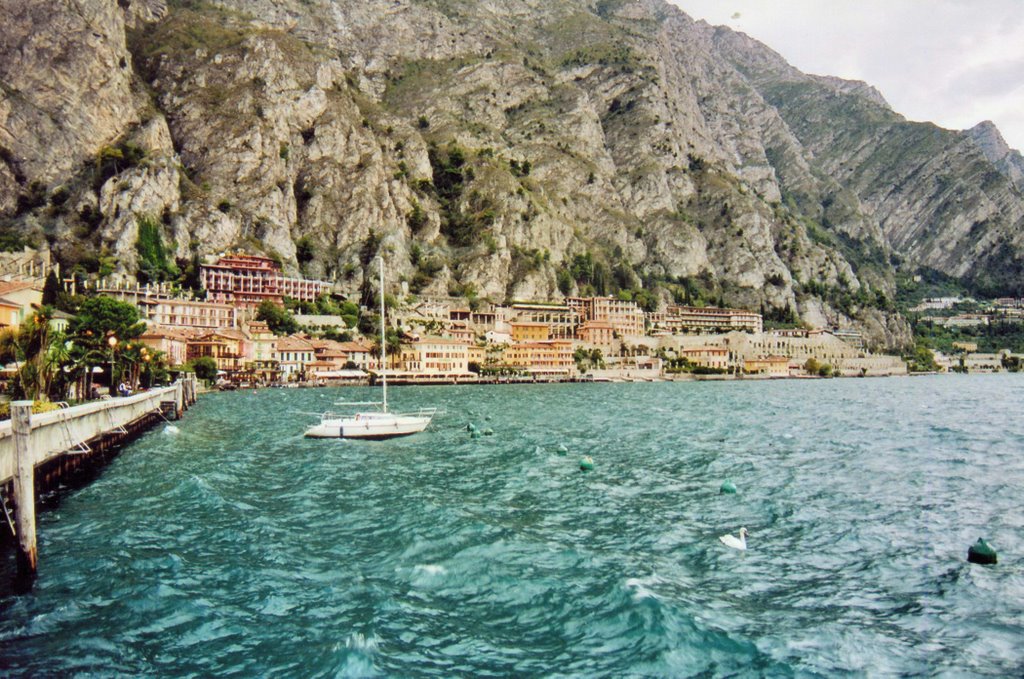 Limone am Gardasee; windige Zeiten (TR) by Thomas Rommel