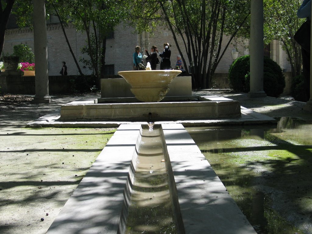 Jardín del Palacio de los Córdoba by Gines Collado