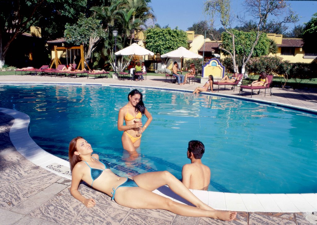 Swimming Pool Area- Hotel Soleil La Antigua by rgct