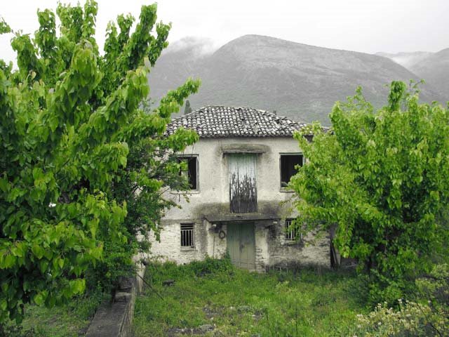 Abandoned house in Andania by Stavros Sidiropoulos