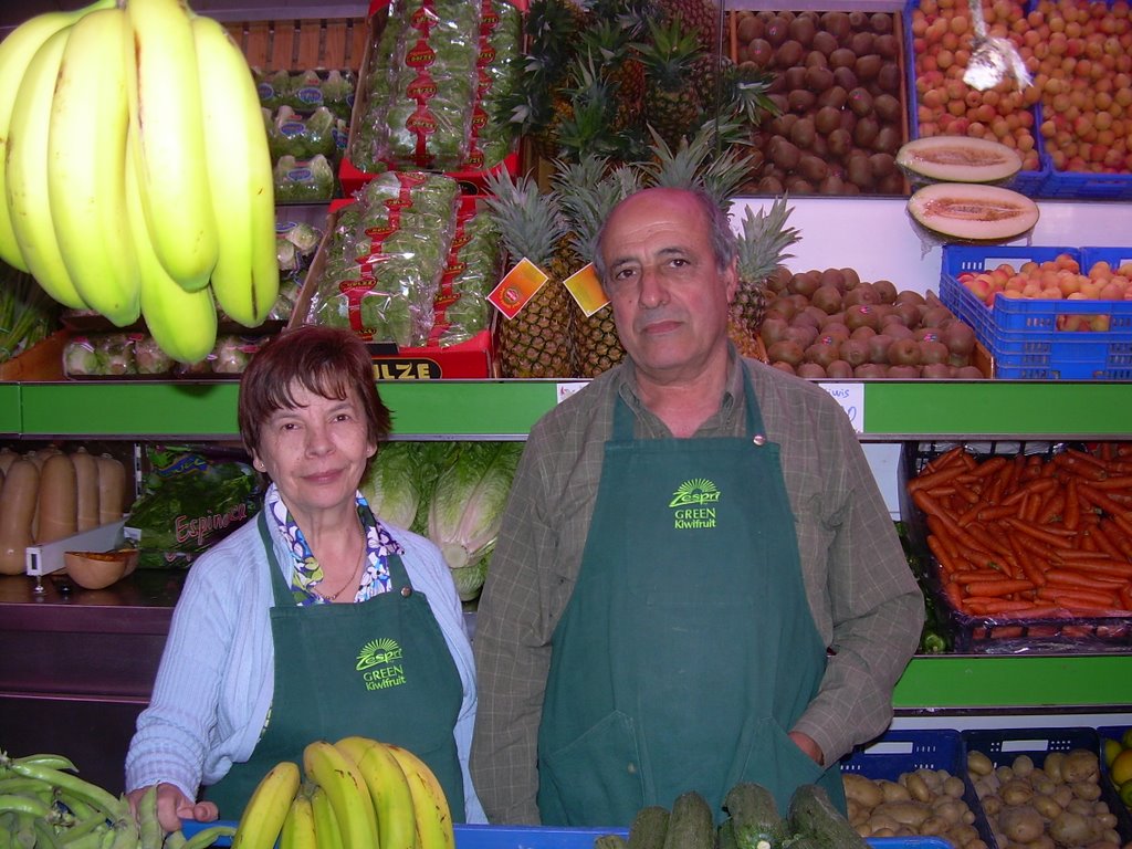 MERCADO DE CAROLINAS"FRUTAS MARY) by RUBEN LUELMO SEGUI