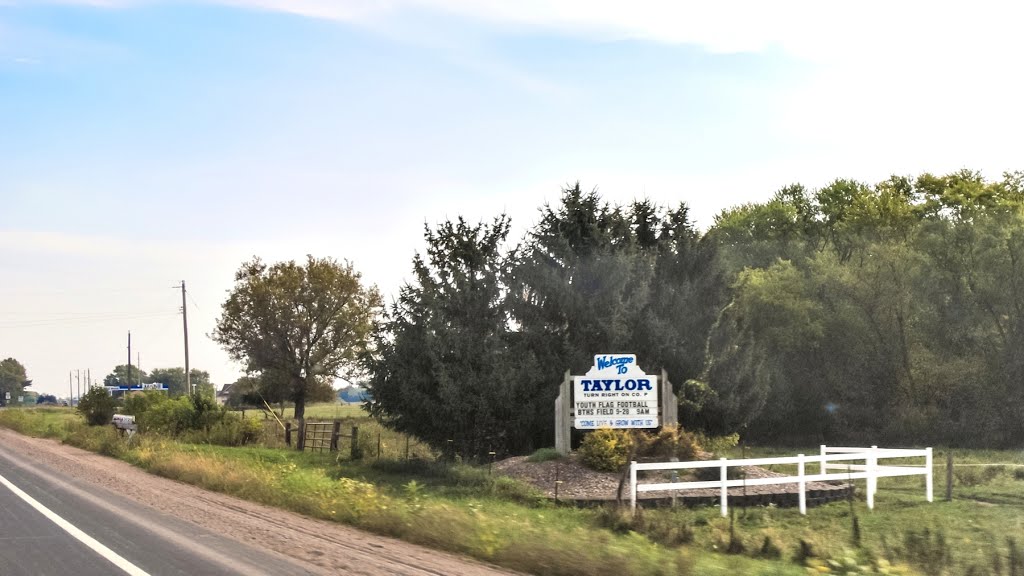 Taylor, Wisconsin welcome sign by D200DX