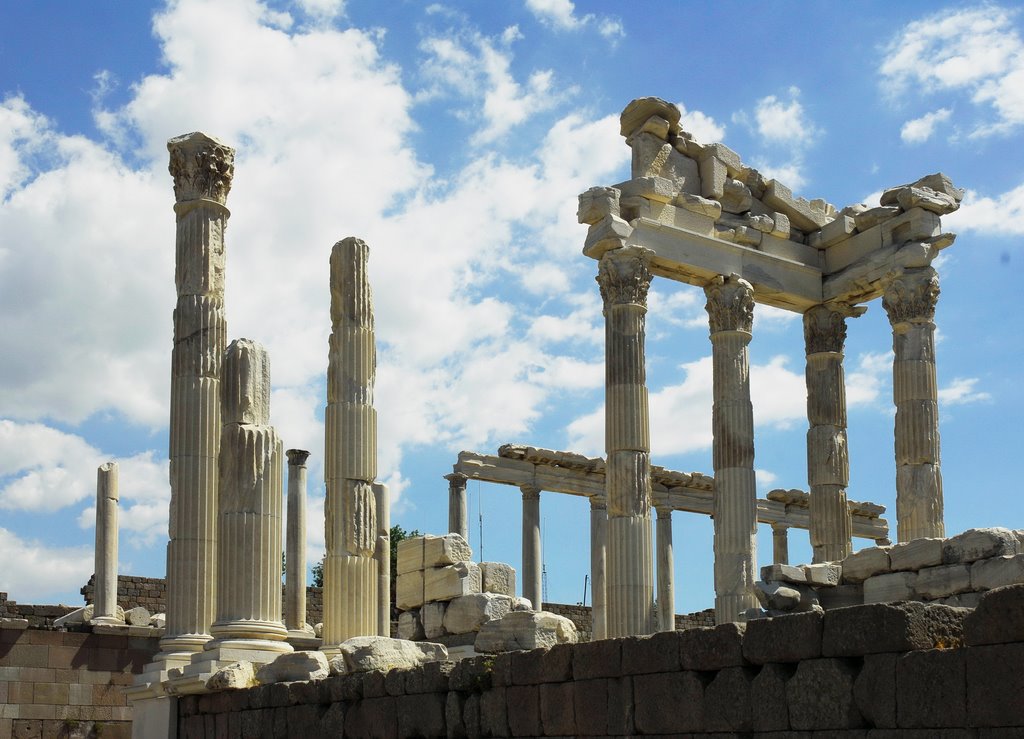 Akropolis - Roman ruines by Marco Presti