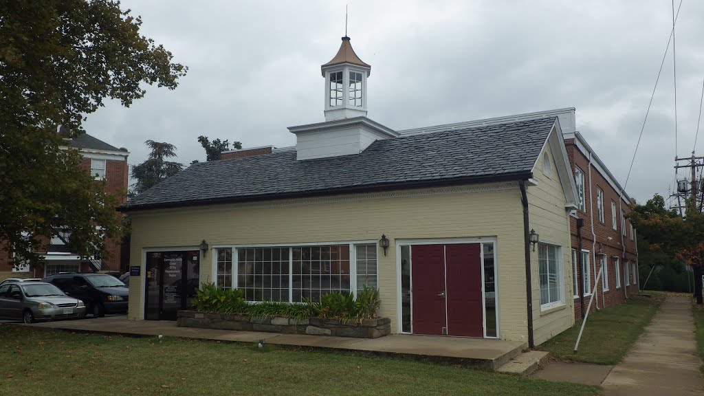 Community Health Center, Fredericksburg, VA by Dan R. Mills