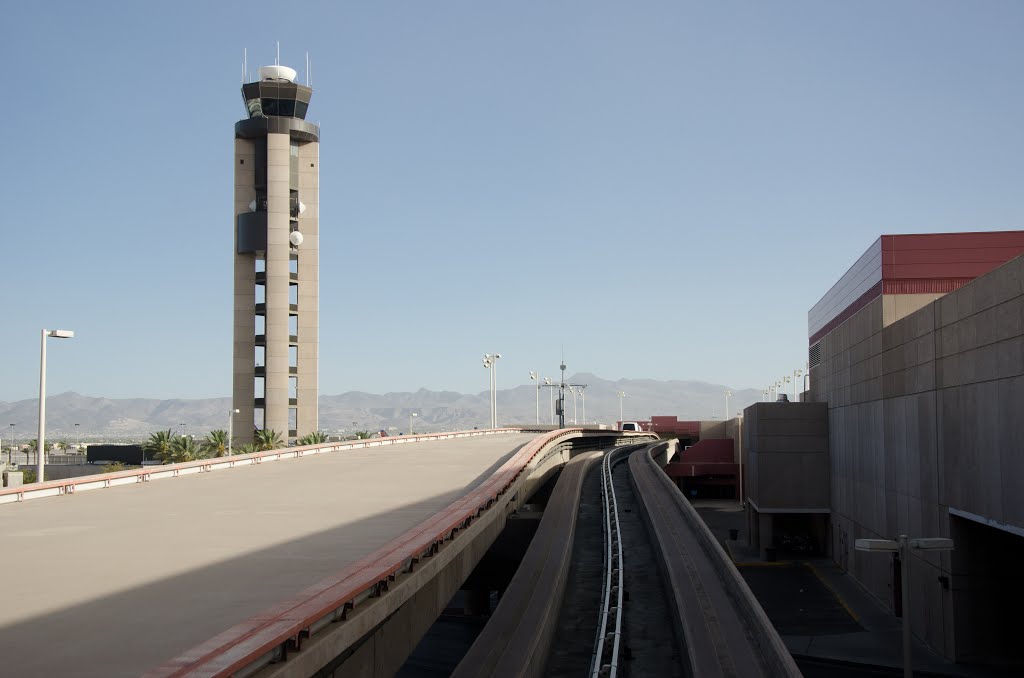 McCarran International Airport - Heading to Concourse C by wmr36104