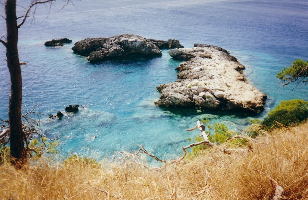 Sentiero Punta del Pigno, 71040 Isole Tremiti FG, Italy by gianluca_frustaci