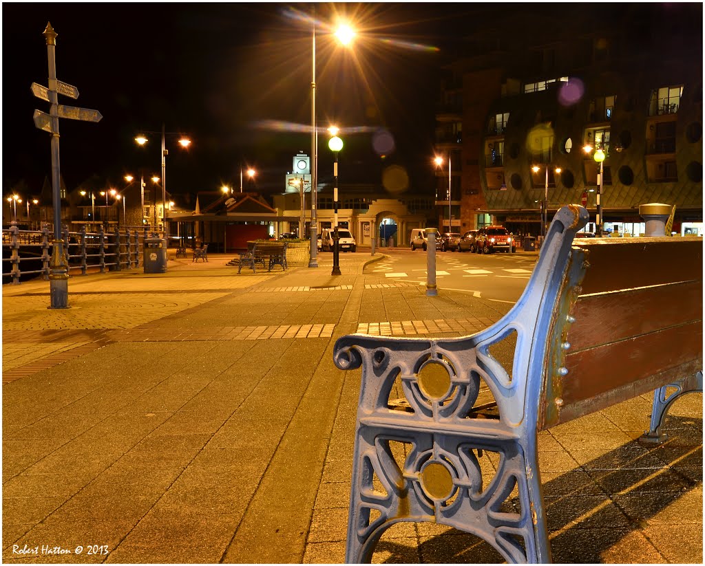 Porthcawl Prom at night by Robert Hatton