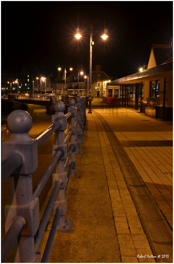 Porthcawl Prom at night by Robert Hatton