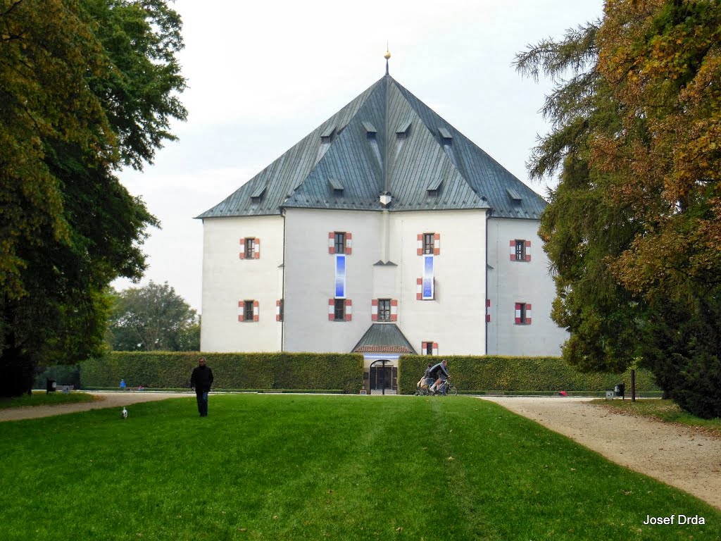 Letohrádek Hvězda - Praha by Josef Drda