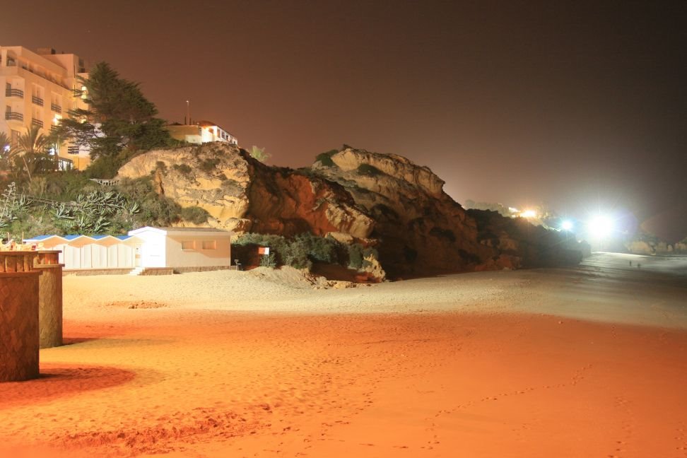 Albufeira at night by Romain Schwartz