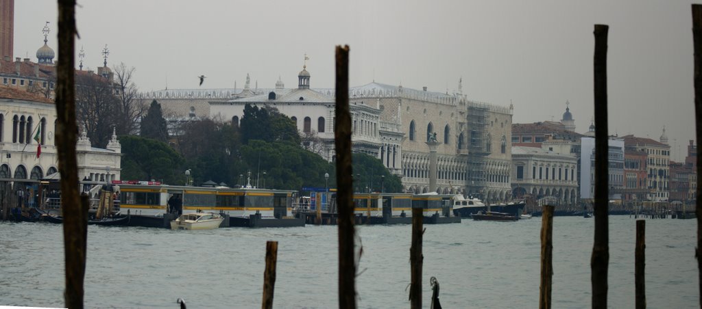 Canal y Palazzo Ducal by josava