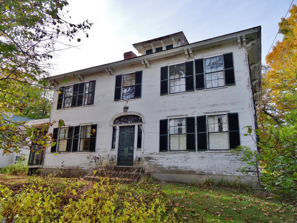 C.1767 Squire Chase House, built by Nathaniel Merrill; 151 Main St., Fryeburg, Maine by Taoab