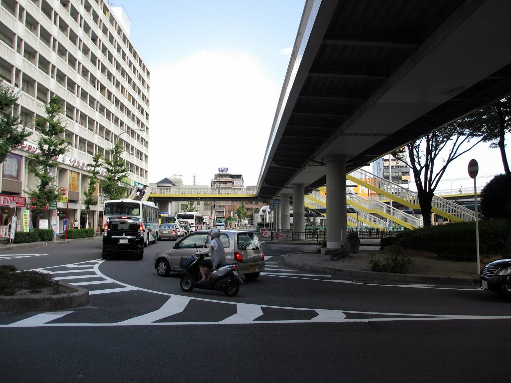 JR Ibaraki Station by DVMG