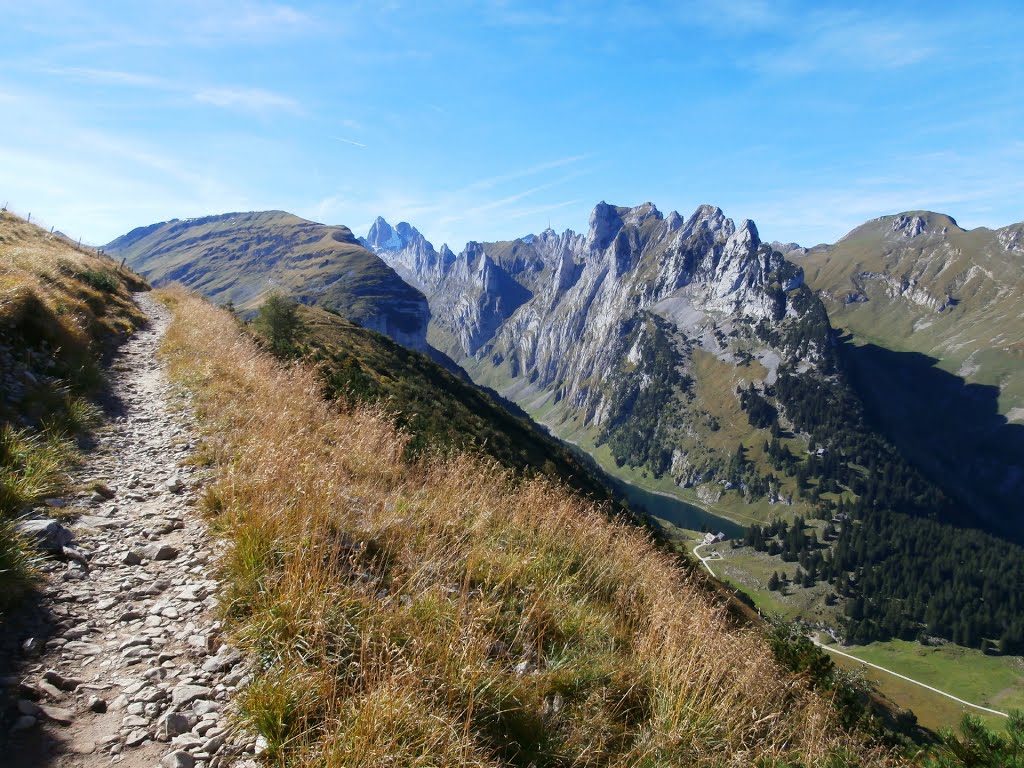 "Hauptwanderweg" im Alpstein by topweg.ch