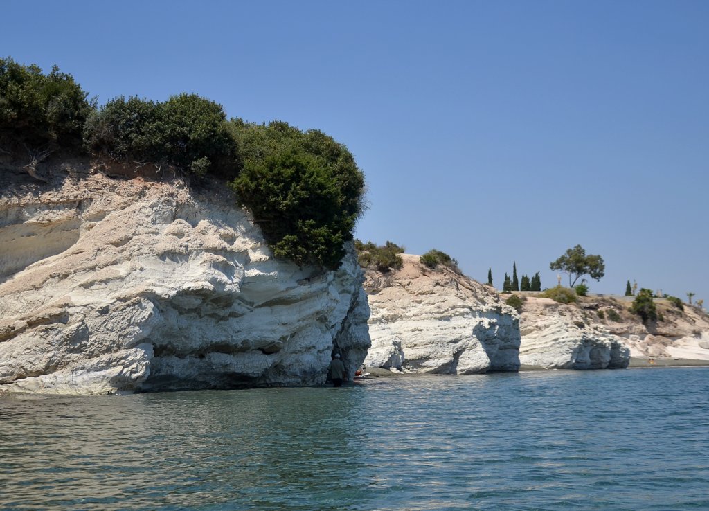 White rocky coast in Governor's beach by dbsfemino