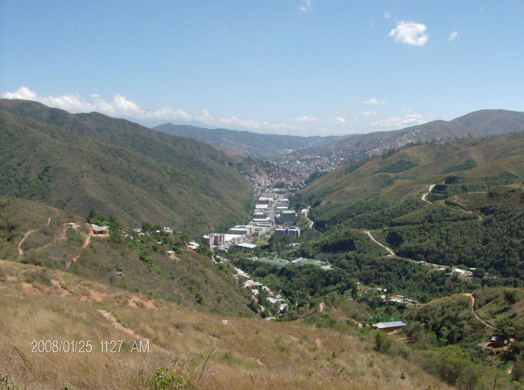 Caracas, Zona Industrial de Macarao by Darwin Toro