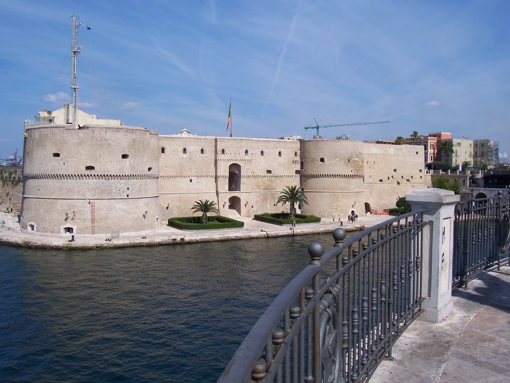 Taranto - il castello by domenico260