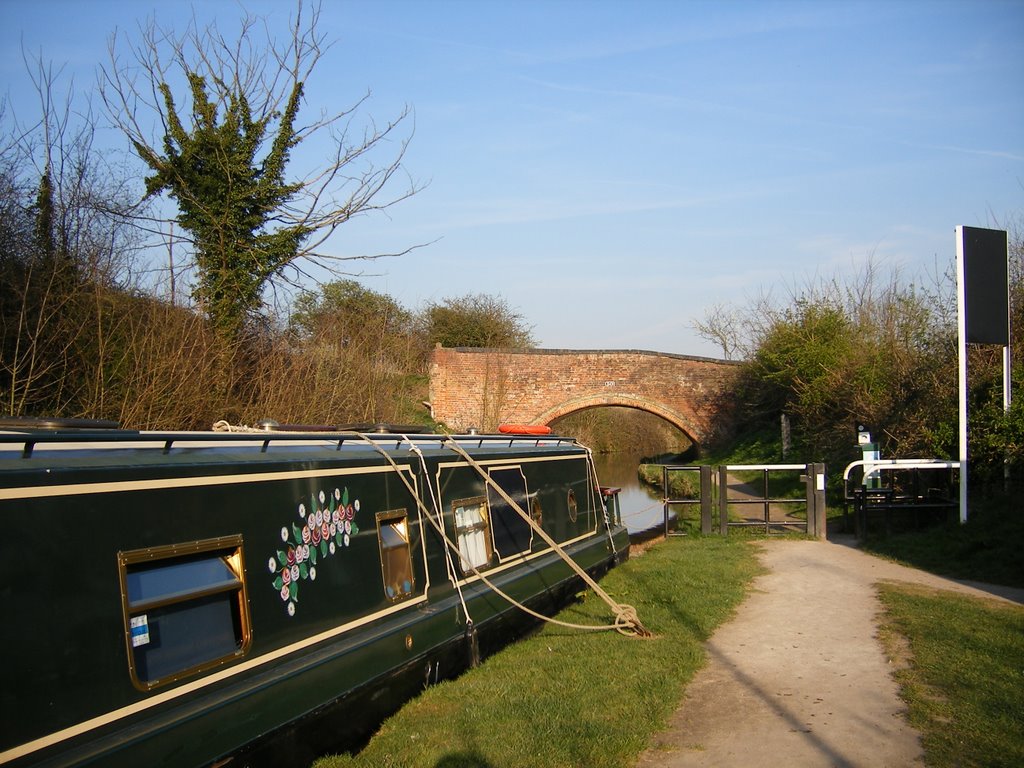 Canal calm, Newbold on Avon by dave spence