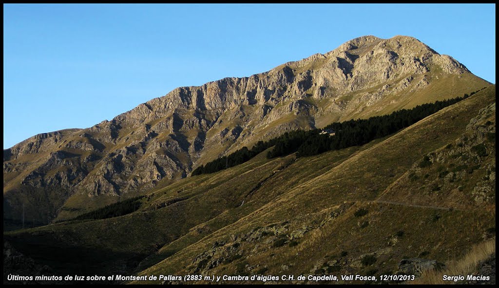 Última luz sobre el Montsent de Pallars y Cambra d'aigües, 12/10/2013 by Sergio Macias