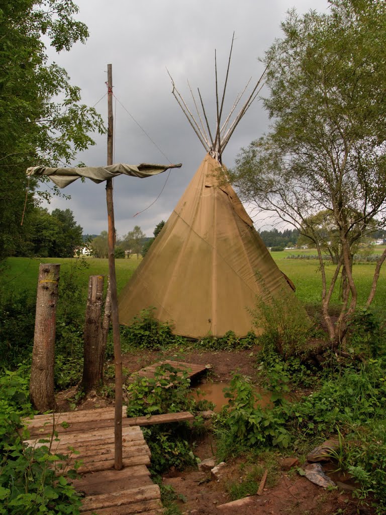 Tipi am Waldrand, Waldkindergarten Unterhaugstett 201310 by Rainer Warzecha