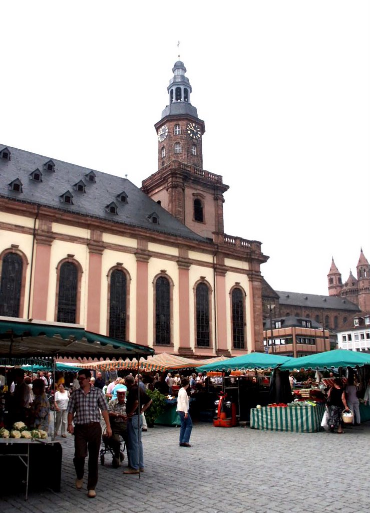 Markt mit Dreifaltigkeitskirche by Peter W. Ehl