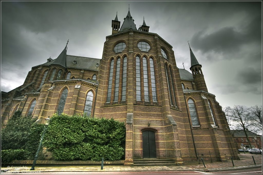 Oisterwijk - Sint-Petrus'-Bandenkerk by Loslau