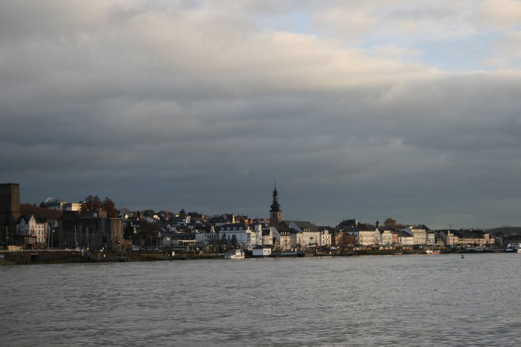 Rüdesheimer Ufer am Wintermorgen by Rainer SEIP