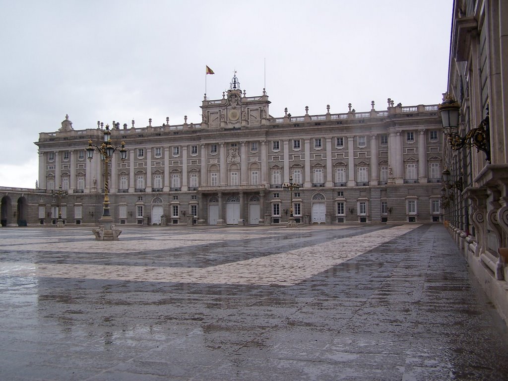 Patio Palacio de Oriente by Joaquin Alejandre