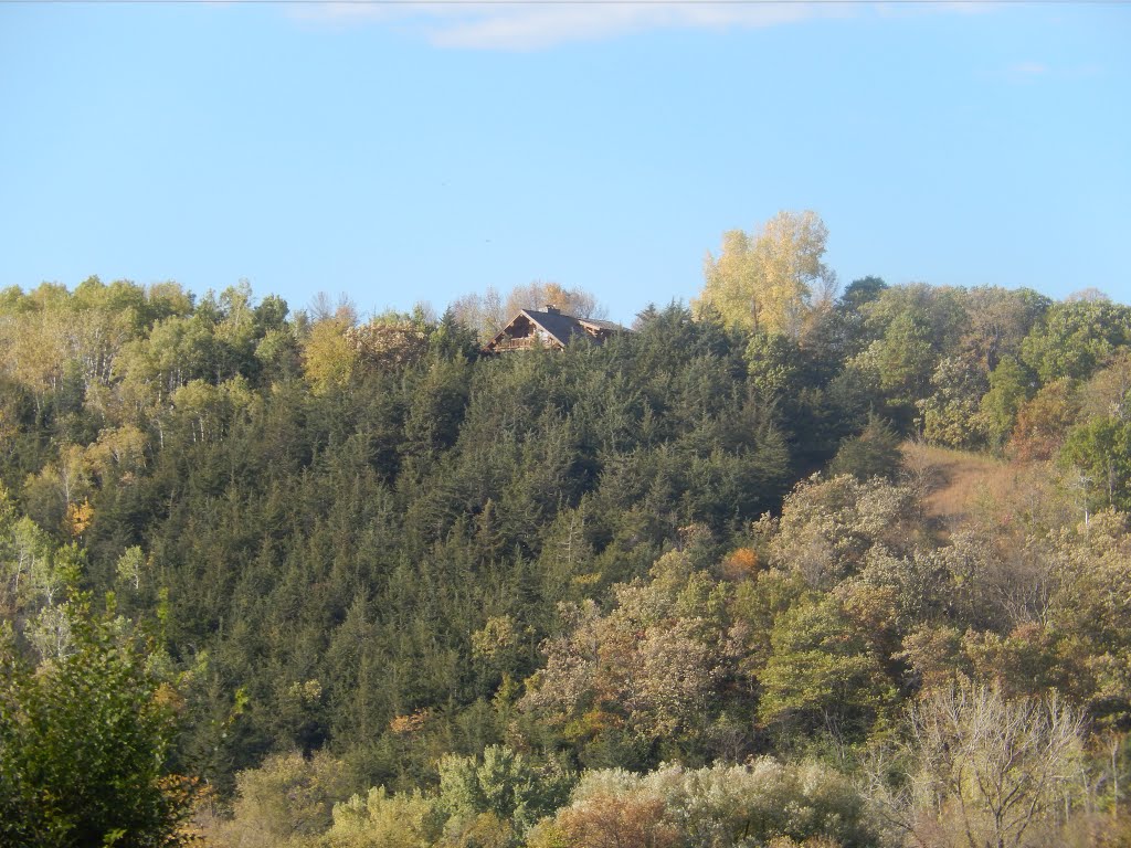 House Overlooking Valley's Beauty by tensor08