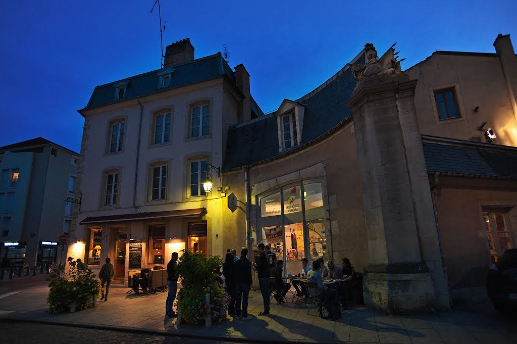 Chicken Café, Nancy by mellifikation