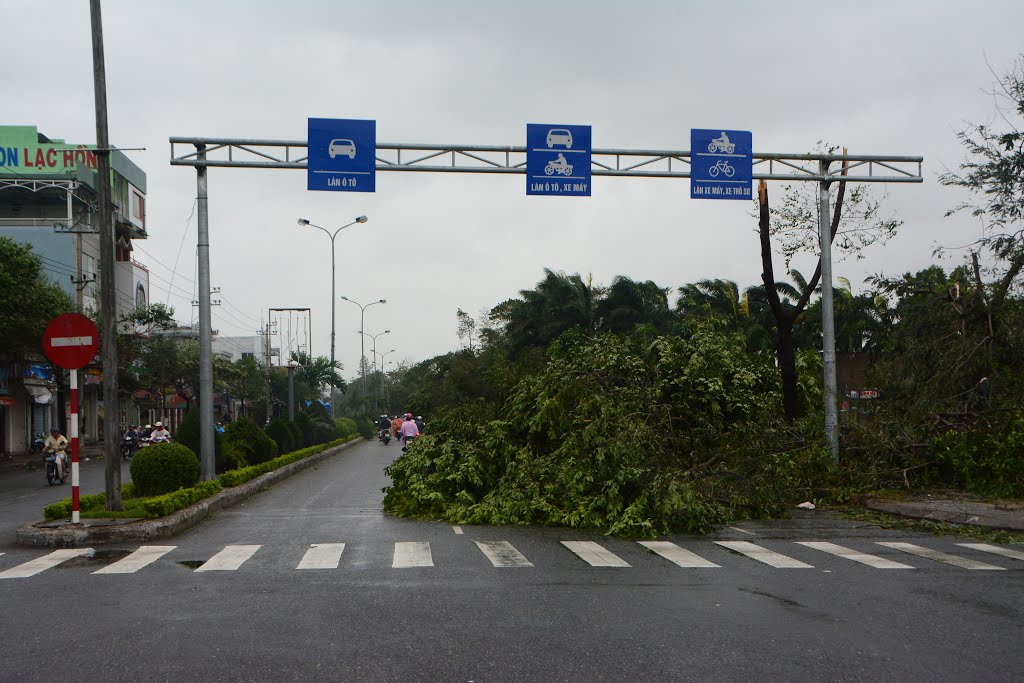 Giao lộ Nguyễn Văn Linh - Nguyễn Tri Phương Bão NARI by hongky.photo.vn