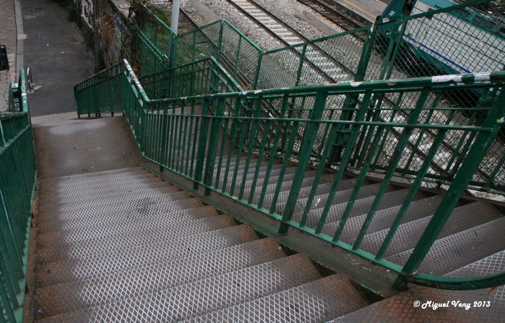 «Escaleras de puente» Via Tortona - Milán - Italia by Miguel Veny